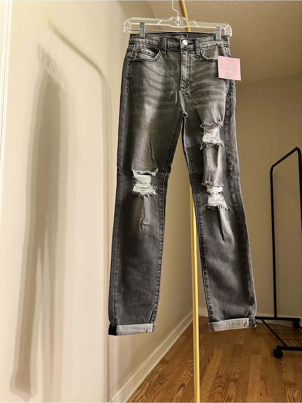 Boyfriend Ripped Gray Jeans - Casual Distressed Fit